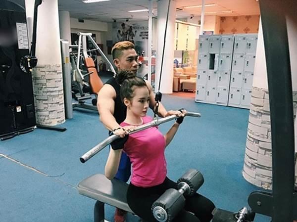 Khoe ngực đẹp đã xưa lắm rồi, giờ mỹ nhân Việt chỉ thích khoe vòng 3 khủng mà thôi!-3