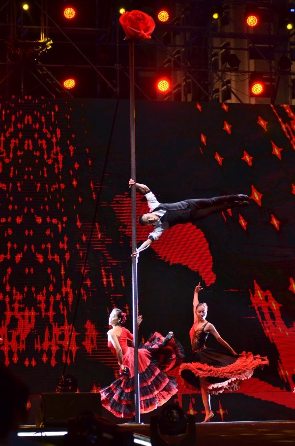 Gặp sự cố, thành viên Black Eyed Peas vẫn cháy hết mình cùng 50.000 khán giả Sài thành-6