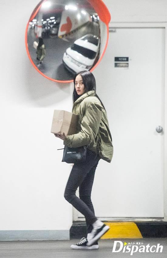 Khác hẳn vẻ nổi loạn của thủ lĩnh Big Bang, bạn gái G-Dragon chuộng style giản dị không ngờ-2