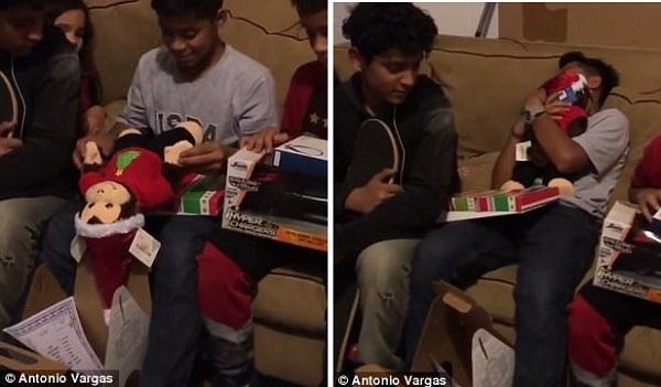 Xúc động khoảnh khắc cậu bé nhận được món quà mang giọng nói của người mẹ quá cố-2