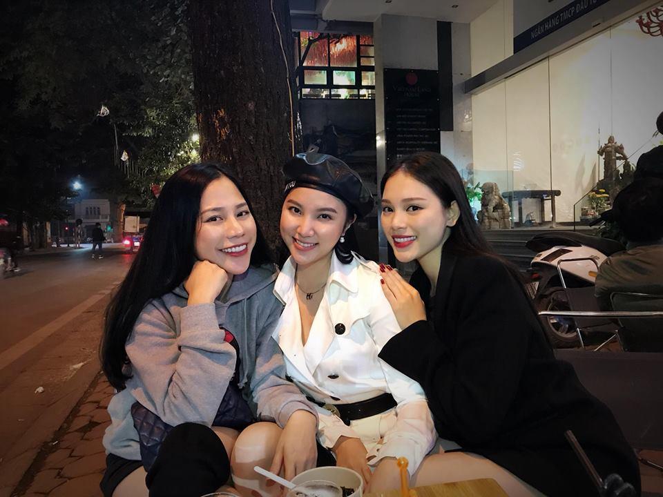 Hot girl - hot boy Việt: Phan Thành khoe ảnh ôm Xuân Thảo đêm giao thừa-4