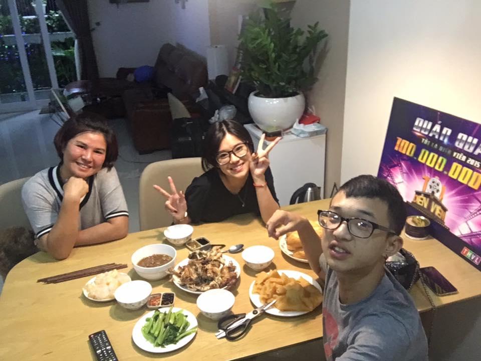 Hot girl - hot boy Việt: Phan Thành khoe ảnh ôm Xuân Thảo đêm giao thừa-8