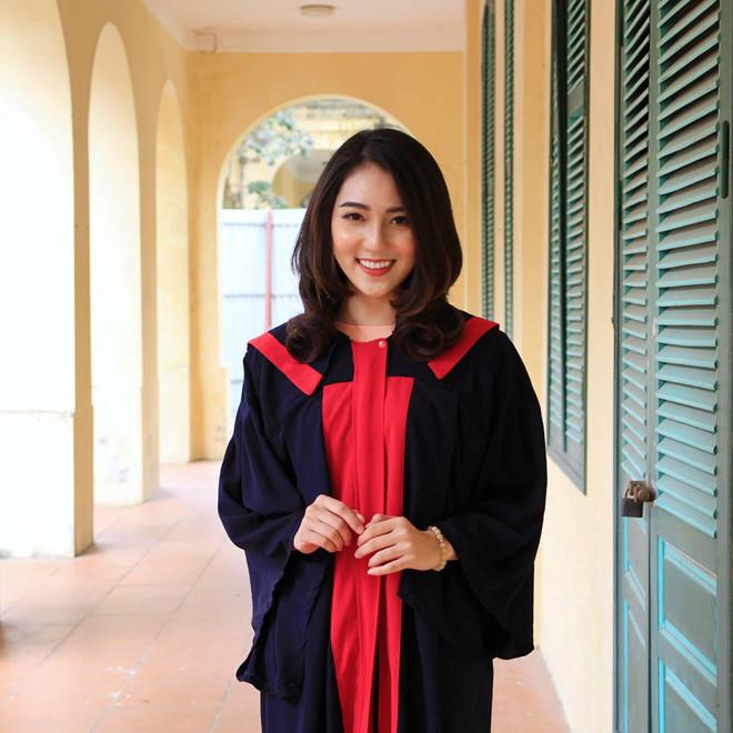 Cô gái xinh đẹp giữa biển người được tìm kiếm sau đêm giao thừa-5