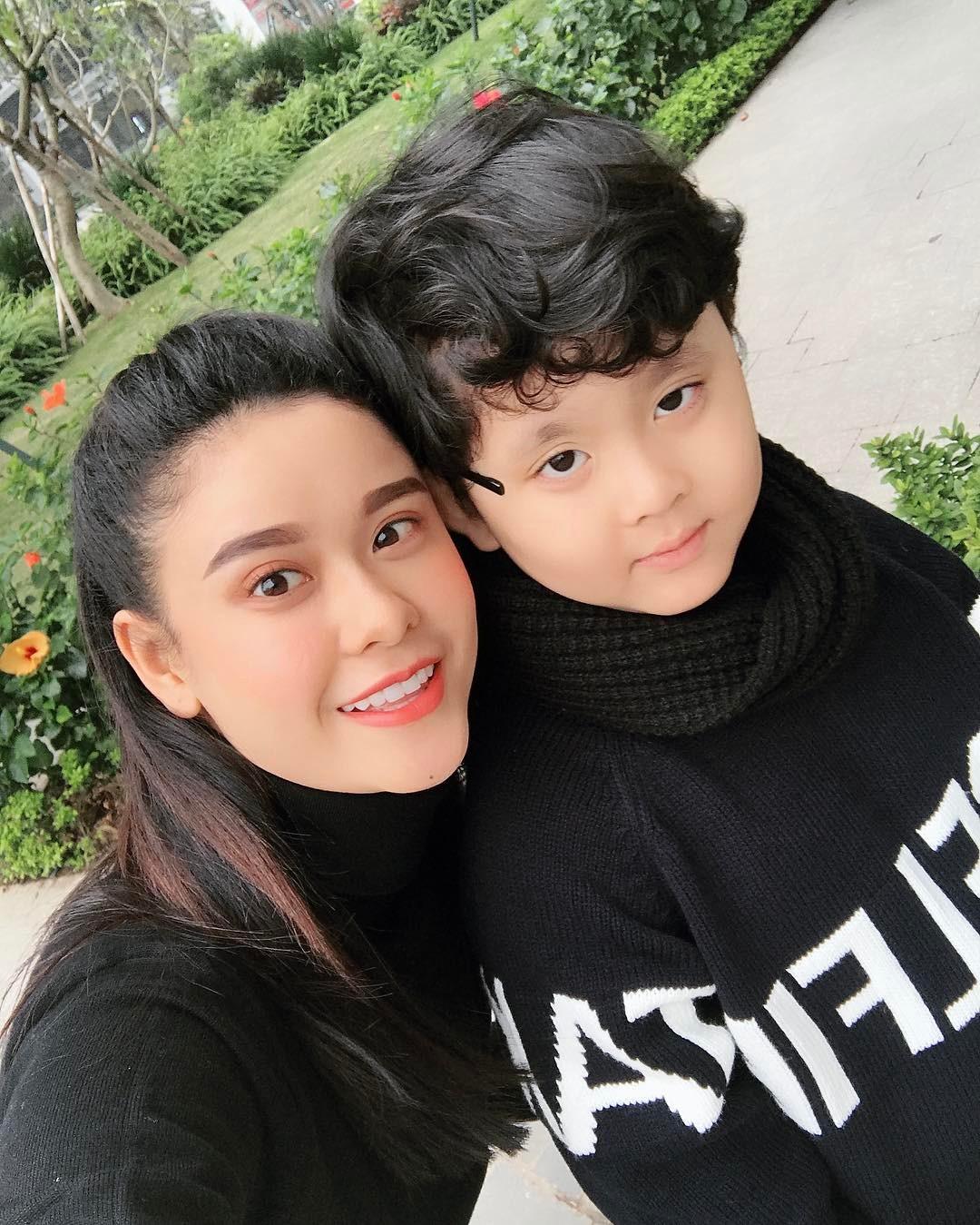 Tin sao Việt: Hồ Quang Hiếu tự nhận mình hơi... bê đê trong bức ảnh bị chụp trộm-11