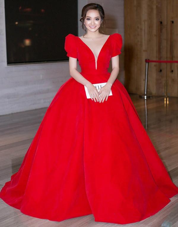 Bộ đôi mỹ nhân 10x, 9x sở hữu vòng ngực quyến rũ đến Ngọc Trinh cũng phải dè chừng-2