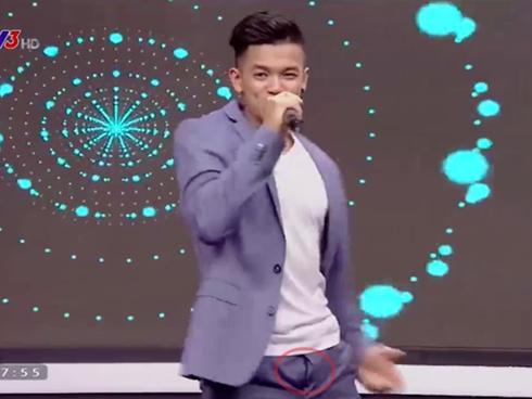 Clip: Trọng Hiếu quên... kéo khóa quần khi biểu diễn trên truyền hình gây xôn xao mạng xã hội