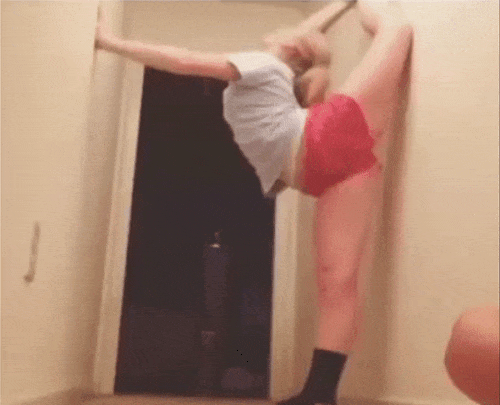 Xoạc không đơn giản như chị em nghĩ đâu!-1