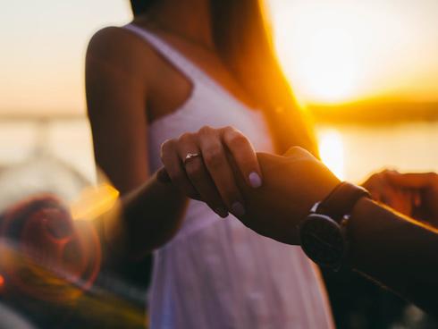 Bằng 5 cách này, bạn sẽ không lo người yêu mình một ngày đẹp trời chạy mất đi đâu