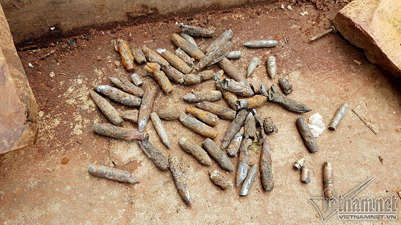 Nổ lớn ở Bắc Ninh: Đạn bay khắp làng, tường nhà lỗ chỗ-1