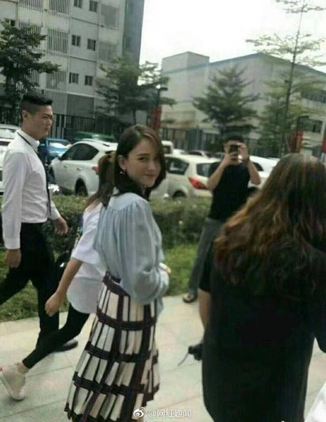 U40 Trần Kiều Ân chứng minh nhan sắc đỉnh cao bất chấp liên tục bị chụp lén-10