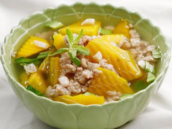 Bữa cơm chiều với món rau lang xào thơm ngon-4