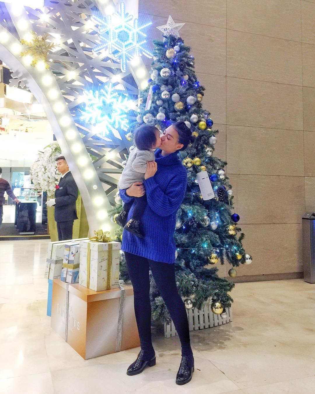 Tin sao Việt: Angela Phương Trinh khoe khoảnh khắc gợi cảm với nội y-5