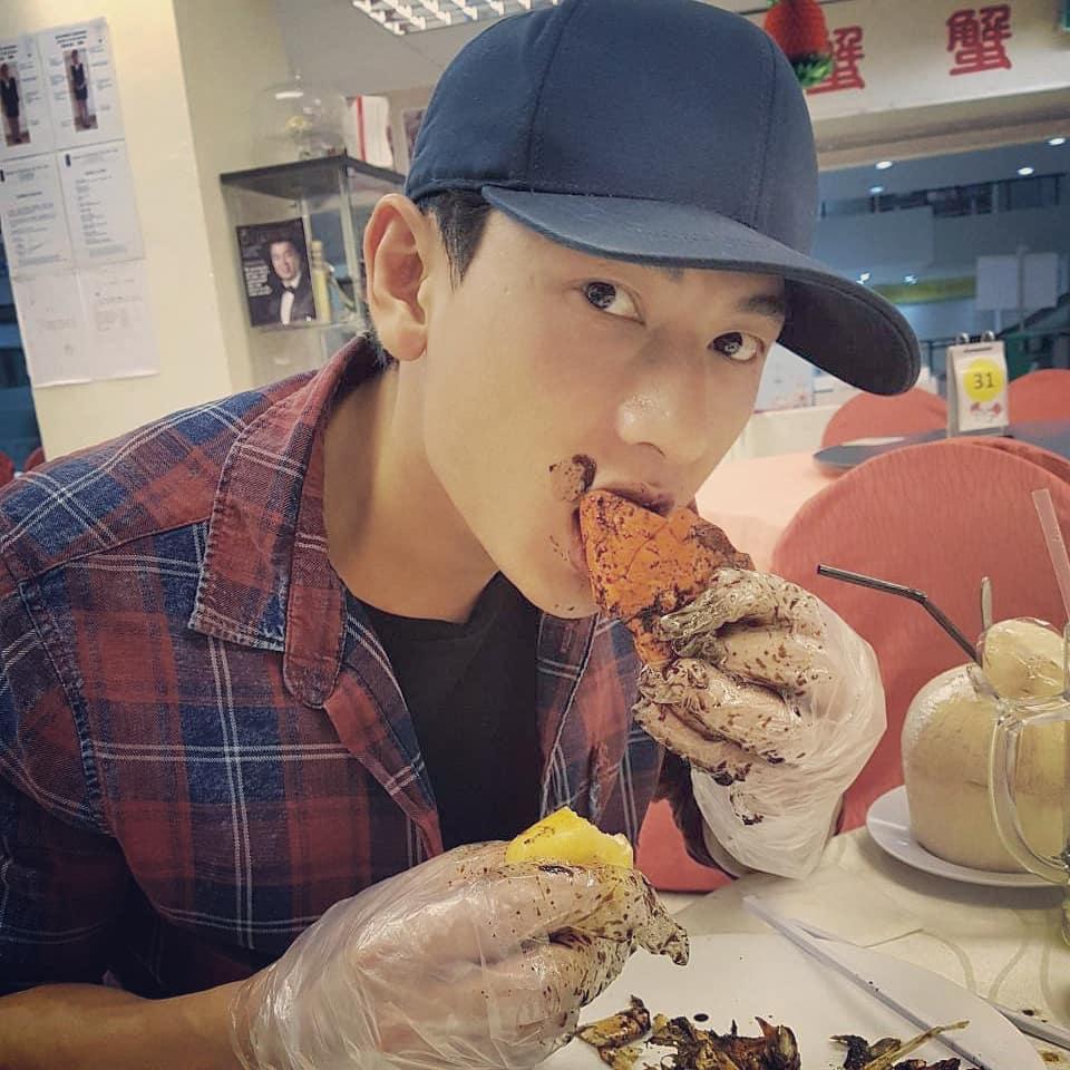 Tin sao Việt: Angela Phương Trinh khoe khoảnh khắc gợi cảm với nội y-6