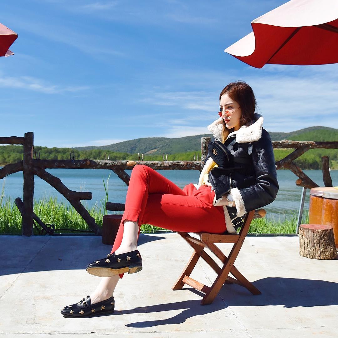 Tin sao Việt: Angela Phương Trinh khoe khoảnh khắc gợi cảm với nội y-7