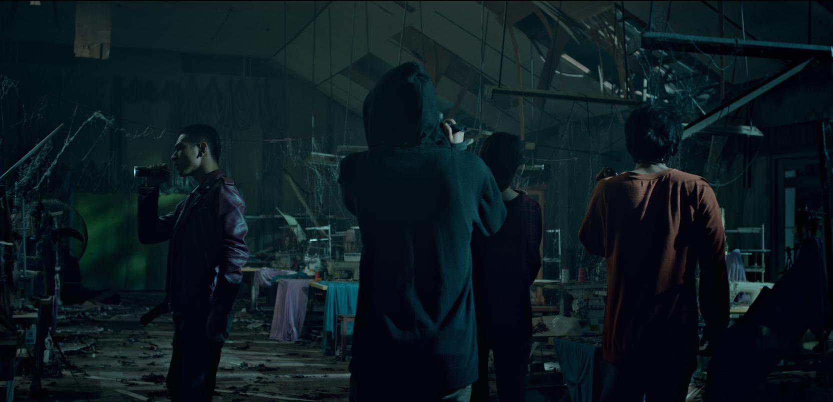 Quay clip câu view trong xưởng may ma, nhóm bạn trẻ nhận cái kết đắng-8