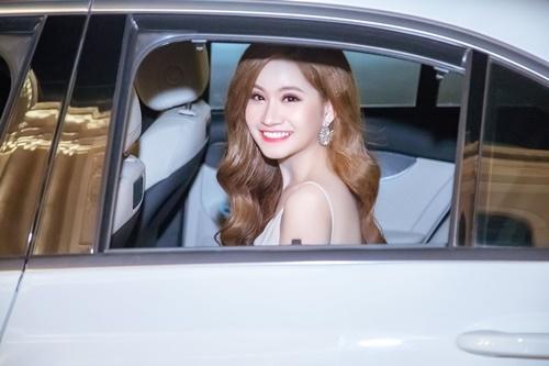 Xôn xao clip cô gái xinh đẹp đập heo đất thu về gần 3 tỷ đồng-5