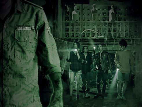 Quay clip câu view trong xưởng may ma, nhóm bạn trẻ nhận cái kết đắng