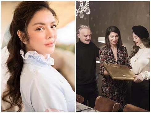 Nhà sản xuất Lý Nhã Kỳ cùng ê-kíp nước ngoài trên phim trường Angel’s Face-7