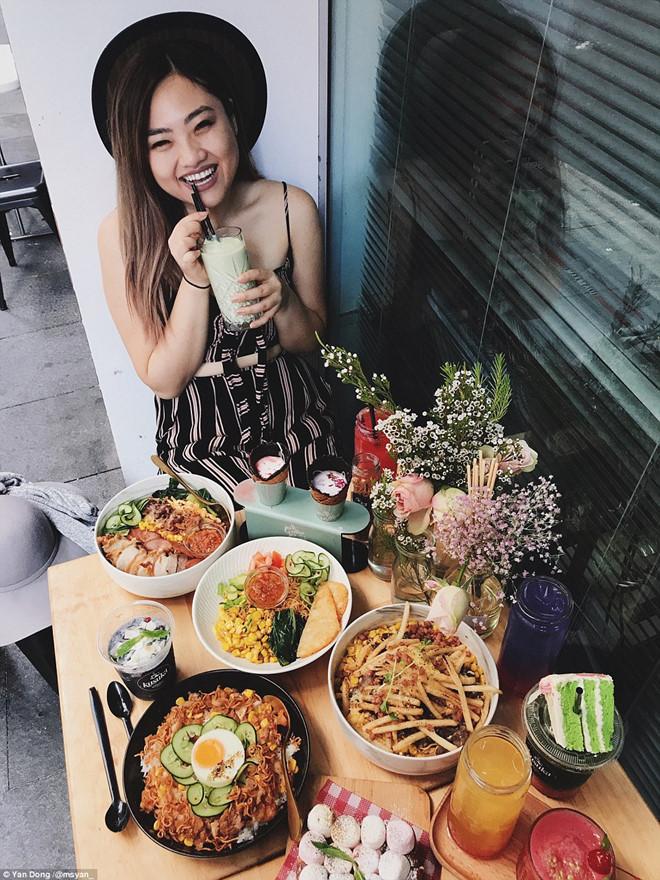 Nữ y tá dành cả thanh xuân để chụp ảnh quán xá-2