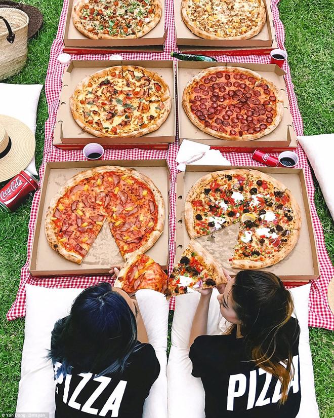 Nữ y tá dành cả thanh xuân để chụp ảnh quán xá-4