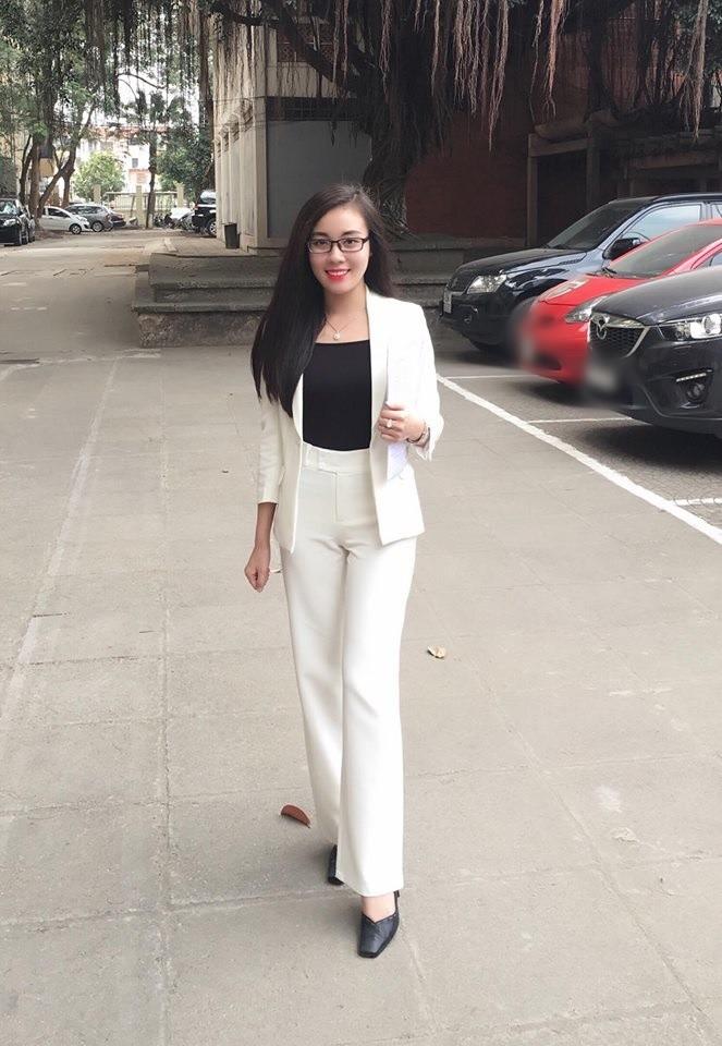 Bị đăng ảnh mặc gợi cảm, nữ giảng viên ĐH Quốc gia lên tiếng: Tôi biết dừng đúng chỗ-11