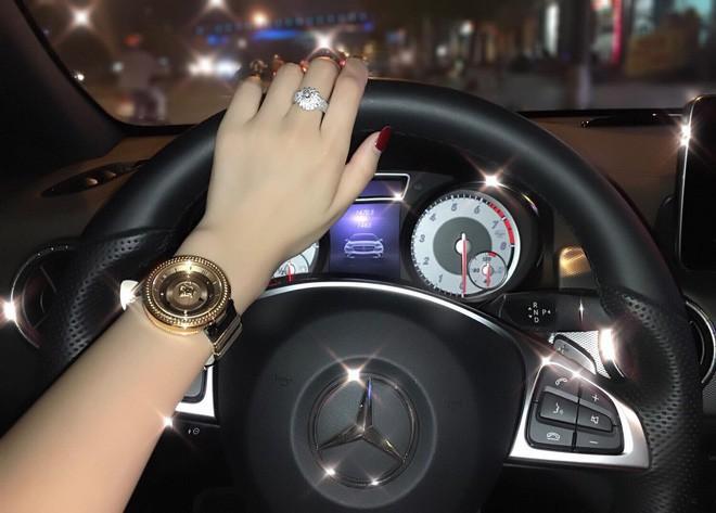 Bị đăng ảnh mặc gợi cảm, nữ giảng viên ĐH Quốc gia lên tiếng: Tôi biết dừng đúng chỗ-12