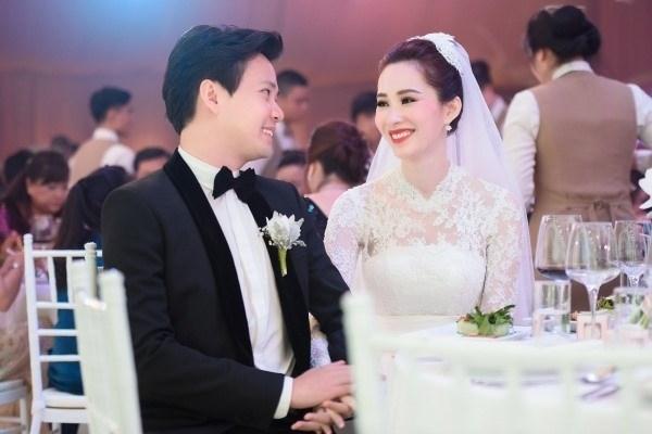 Đám cưới sao Việt chốt sổ năm cũ: Kẻ quyết tâm giấu nhẹm, người thoải mái công khai-5