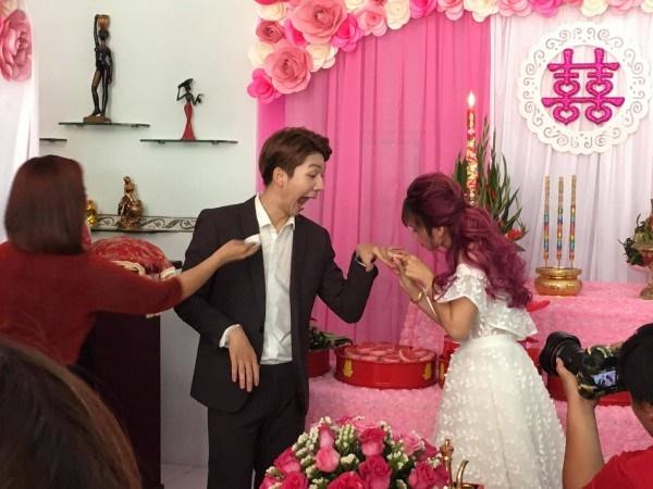 Đám cưới sao Việt chốt sổ năm cũ: Kẻ quyết tâm giấu nhẹm, người thoải mái công khai-7