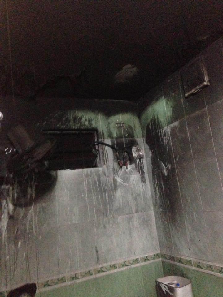 Hà Nội: Chuẩn bị tắm cho con, ông bố trẻ bàng hoàng khi bình nóng lạnh bốc cháy, phát nổ-2