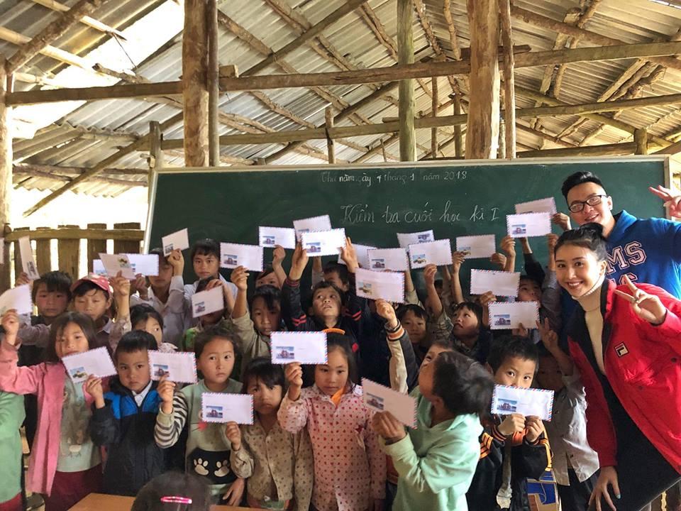 Hot girl - hot boy Việt: Khánh Vy ăn mừng bản mashup 3 hit của Chi Pu bằng tiếng Anh đạt view khủng-3