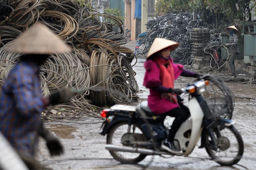 Phía sau vụ nổ chấn động ngôi làng tỷ phú-31