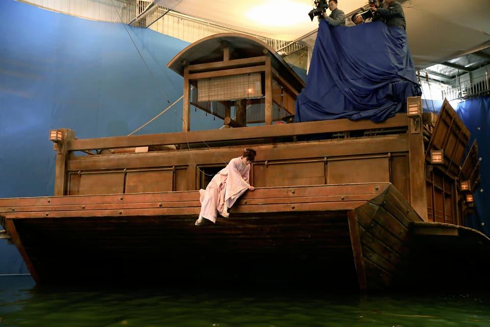 Đóng cảnh nguy hiểm, Triệu Lệ Dĩnh gây shock: Hy vọng ngày mai còn sống để nhìn thấy mọi người-5