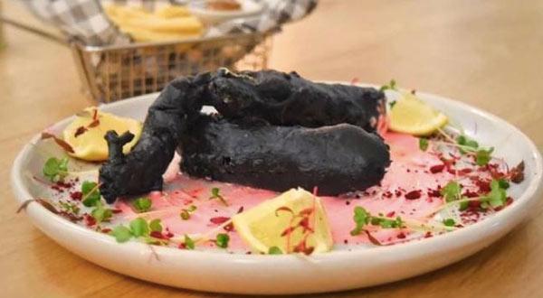 Món ăn đen xì nhưng đang cháy hàng ở Úc hoá ra là tác phẩm của một cô gái Việt-2