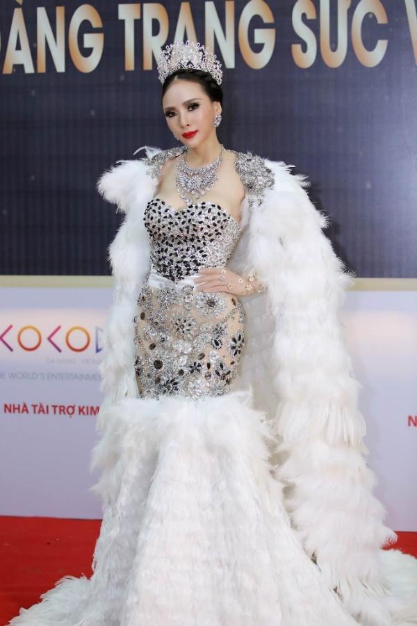 Dầy son thừa phấn khiến Đào Bá Lộc - Tuyết Trang lọt top sao xấu tuần này-6