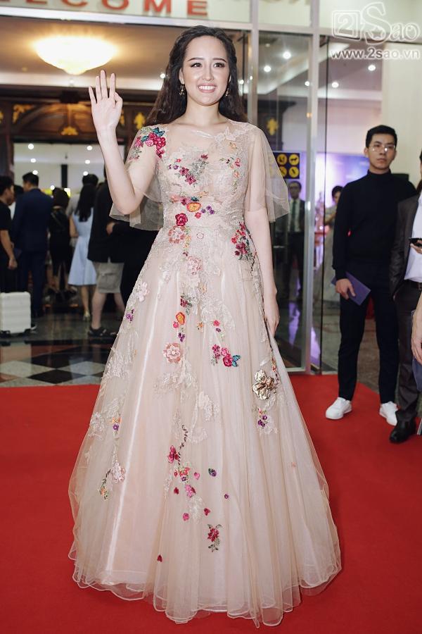 Dàn sao Việt lộng lẫy trên thảm đỏ trước giờ G-6