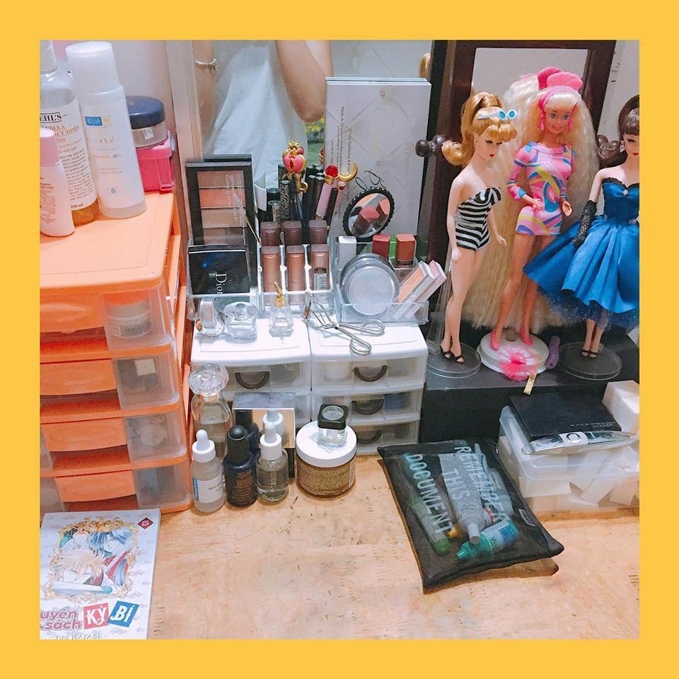 Trang điểm thôi chưa đủ, Đào Bá Lộc còn khiến chị em ghen tỵ vì gia tài toàn là son-10