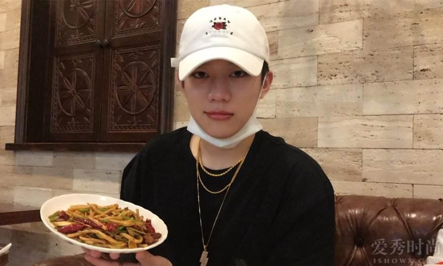 Rapper trẻ ngoại tình với Lý Tiểu Lộ bị chỉ trích vì quấy rối Phạm Băng Băng-1