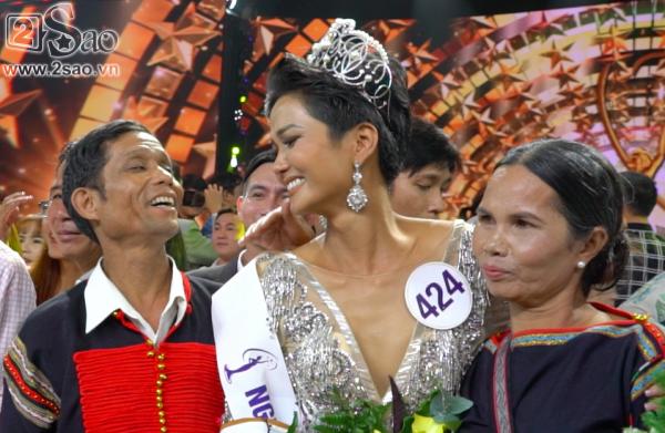 Hoa hậu HHen Niê bác thông tin bị cha mẹ ép bỏ học sớm để đi lấy chồng-2