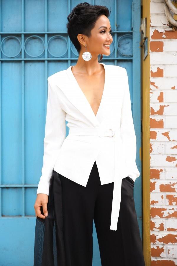 Tân Hoa hậu Hoàn vũ: ‘Tôi từng chán ghét mái tóc ngắn nam tính của mình’-3