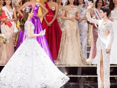 Hoa hậu Hoàn vũ Việt Nam xuất hiện nàng Lọ Lem, bạn có nhận ra đó là Phạm Hương?