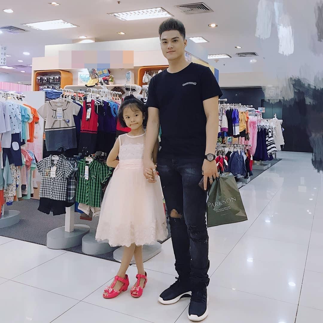 Tin sao Việt: Trương Ngọc Ánh biến dạng môi vì ăn uống-8