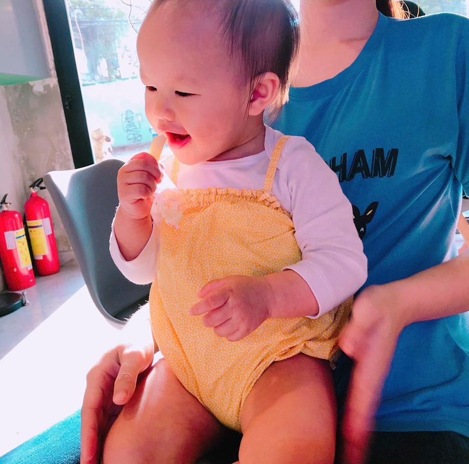 Tin sao Việt: Trương Ngọc Ánh biến dạng môi vì ăn uống-10