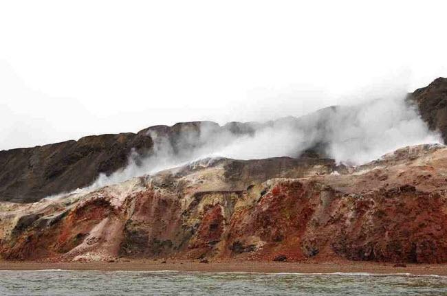 Giải mã bí ẩn đồi bốc khói ở Canada-6