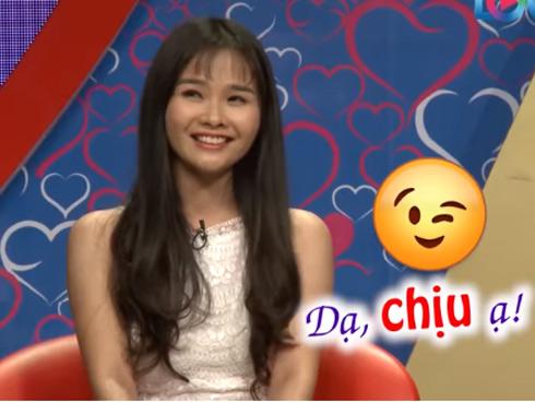 Mỹ nữ xứ Thanh xinh đẹp thừa nhận mới nghe giọng đã 'bắt sóng' anh chàng kém 1 tuổi