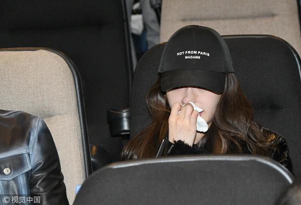 Ủng hộ Huỳnh Hiểu Minh ra mắt phim mới, Angela Baby khóc như mưa-3