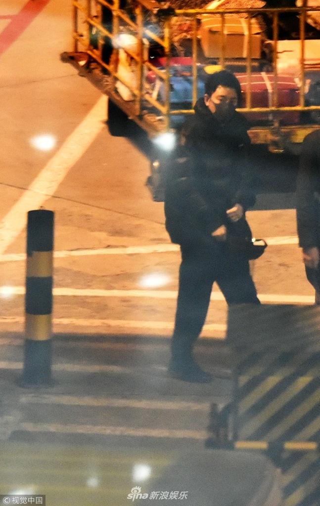 Sau tâm thư thừa nhận vợ ngoại tình, Giả Nãi Lượng xuất hiện lặng lẽ, cúi đầu khi nghe thấy tên Lý Tiểu Lộ-2