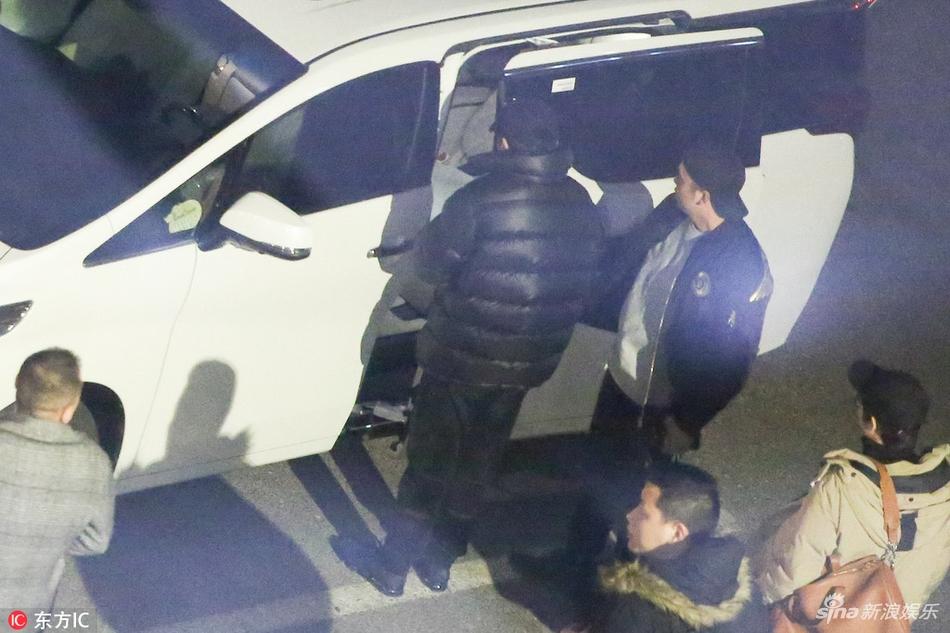 Sau tâm thư thừa nhận vợ ngoại tình, Giả Nãi Lượng xuất hiện lặng lẽ, cúi đầu khi nghe thấy tên Lý Tiểu Lộ-5