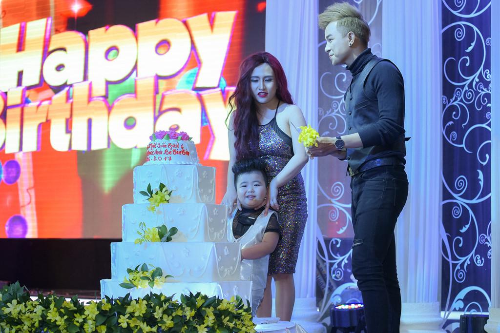 Thần đồng âm nhạc Tin Tin tái xuất với màn nhảy hát Chỉ riêng mình ta không thể yêu hơn-4