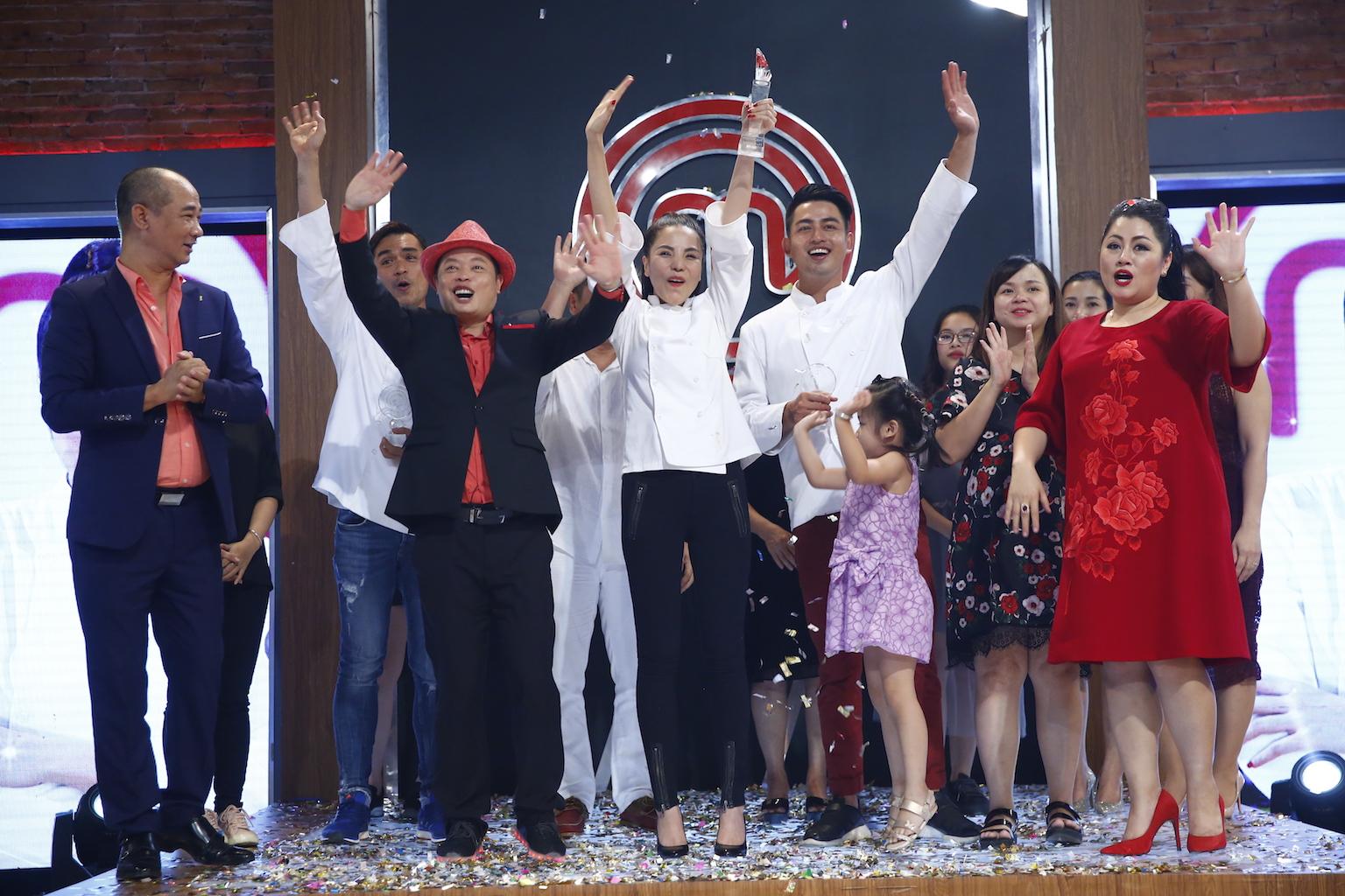 Vượt mặt đồng nghiệp, Kiwi Mai Trang xuất sắc ẵm Quán quân Vua đầu bếp 2017-12