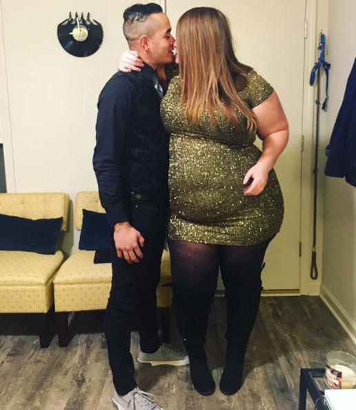 Đăng ảnh tình tứ cùng bạn trai, blogger quá khổ bị cộng đồng mạng ném đá dữ dội-2